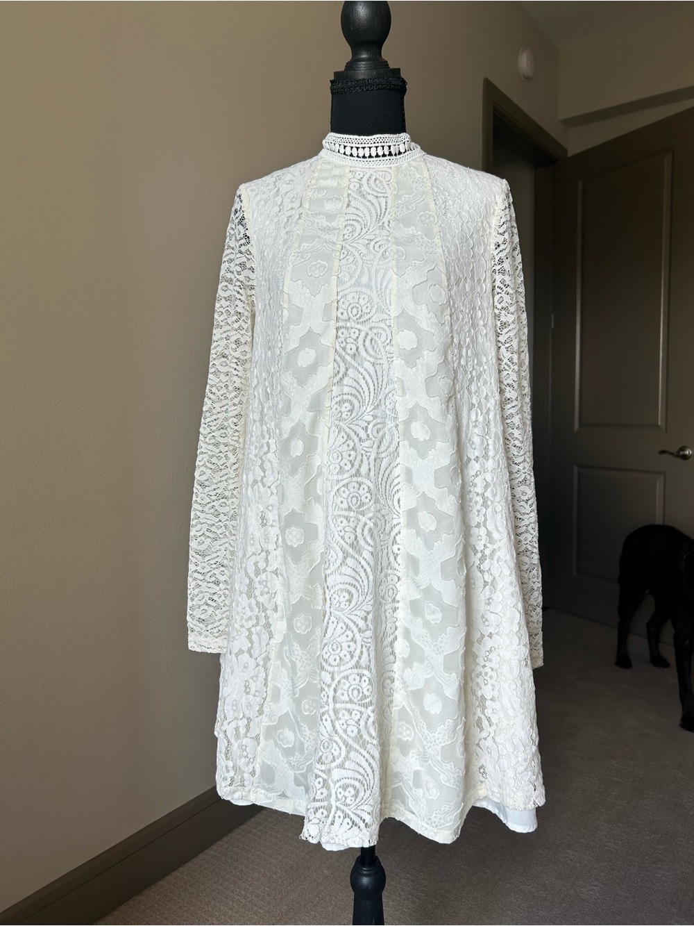 Ivory Lace Long-Sleeve Midi Dress Size Small